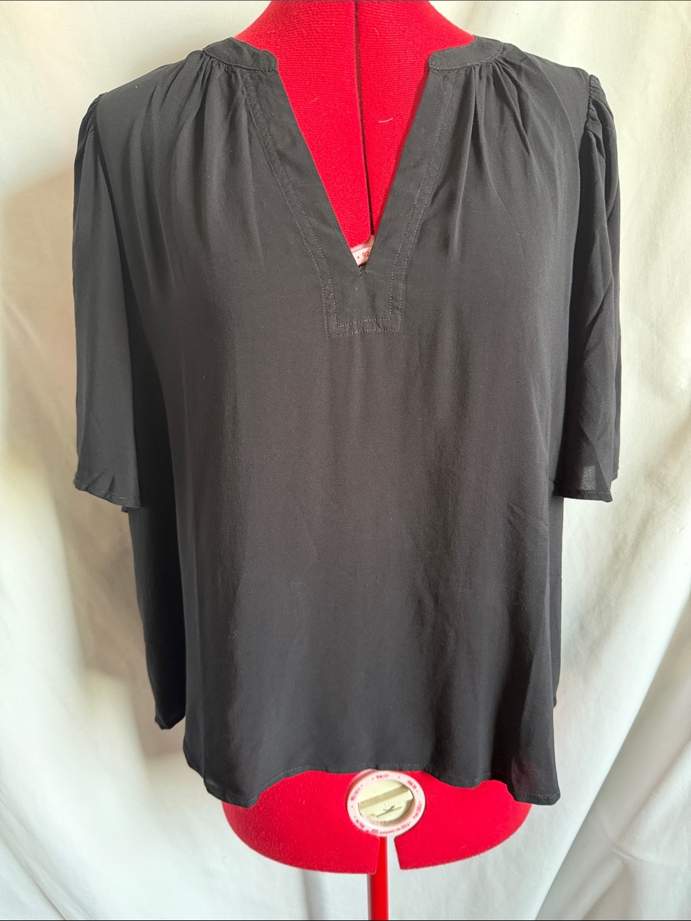 Velvet by Graham & Spencer Black V-Neck Short Sleeve Blouse